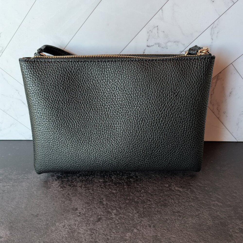 GUESS Black Pebbled Faux Leather Double Zip Crossbody Wristlet - Picture 2 of 11